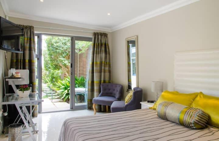 Echo Friendly Sunny Contemporary Garden Flat Apartment เคปทาวน์ ภายนอก รูปภาพ