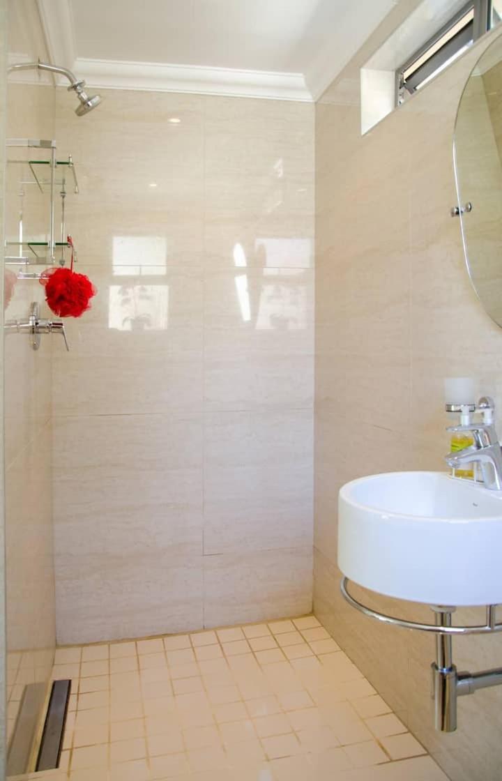 Echo Friendly Sunny Contemporary Garden Flat Apartment เคปทาวน์ ภายนอก รูปภาพ